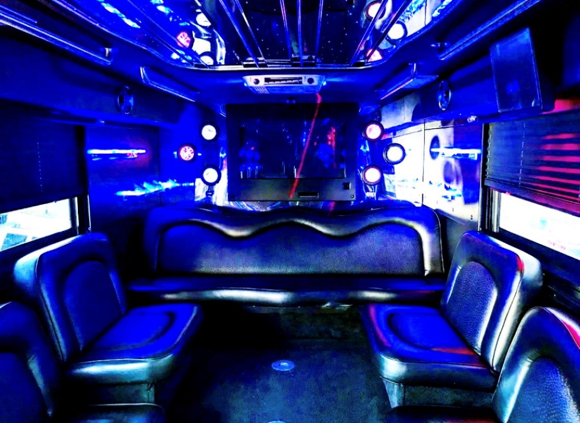 Limo Bus for Sale in Garwood, NJ - Photo 5