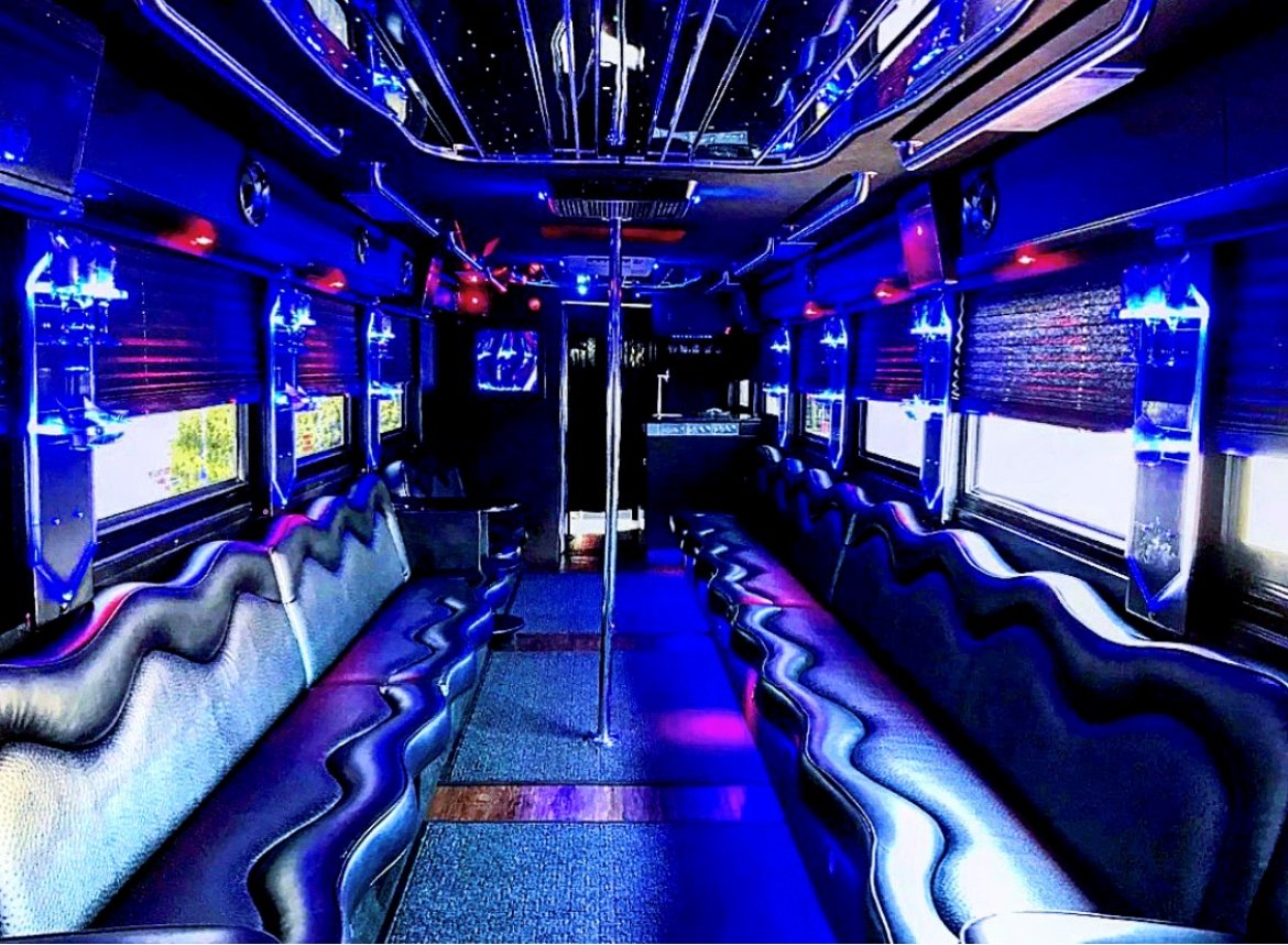 Limo Bus for Sale in Garwood, NJ - Photo 4