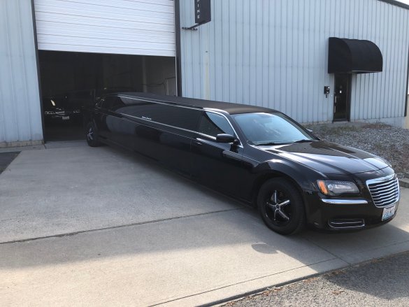 2013 Chrysler 300 Limousine for Sale in spokane, WA - Photo 3