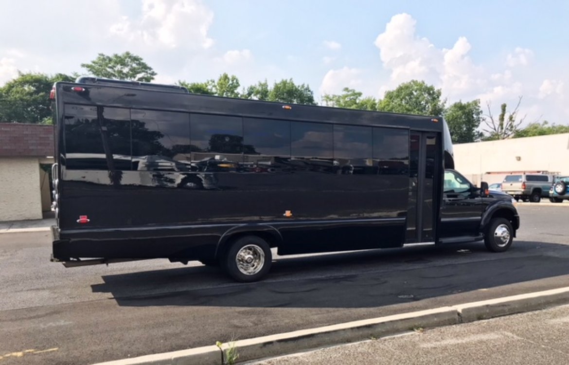 Executive Shuttle for Sale in Oaklyn, NJ - Photo 5