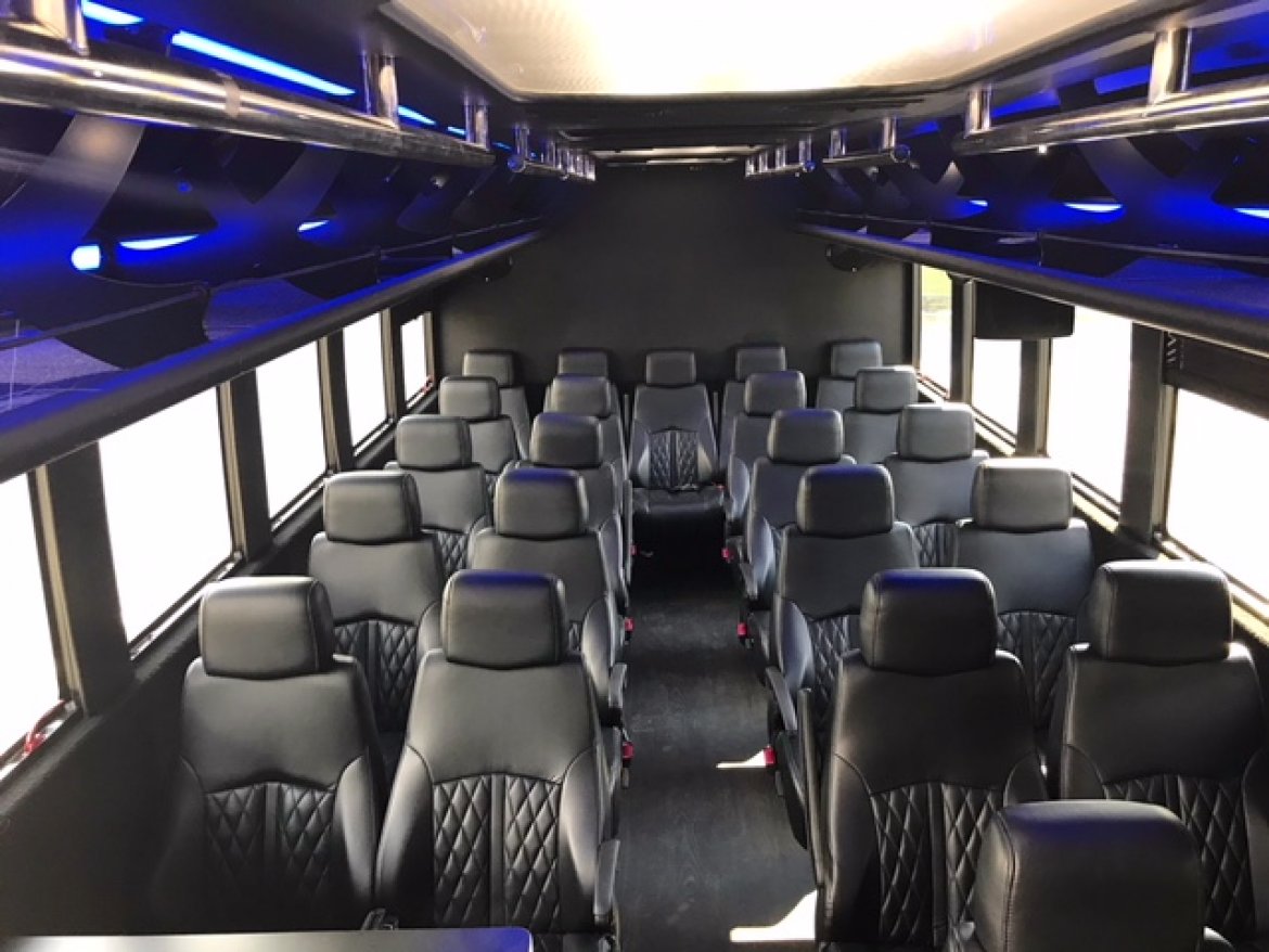Executive Shuttle for Sale in Oaklyn, NJ - Photo 4