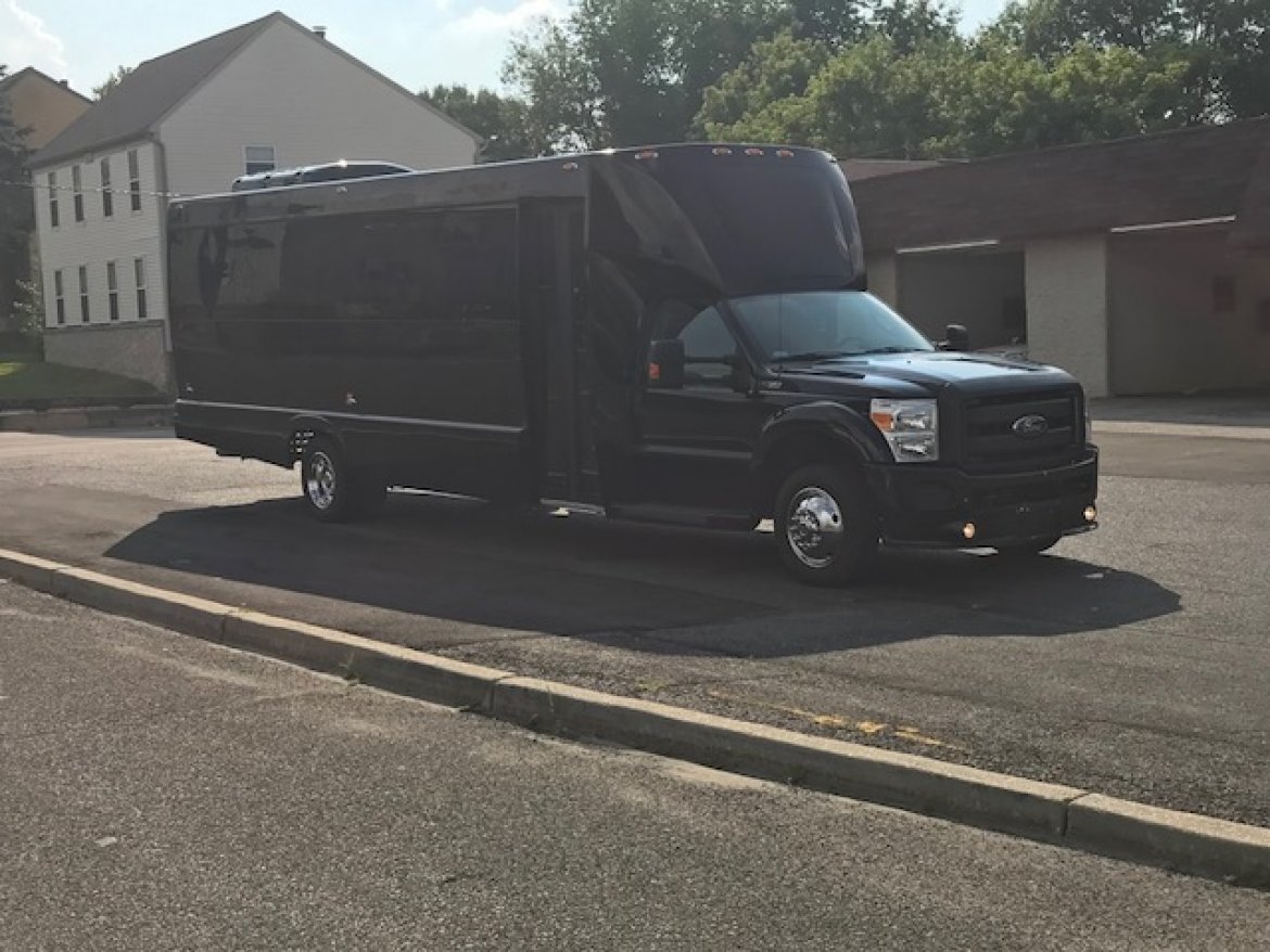 Executive Shuttle for Sale in Oaklyn, NJ - Photo 20