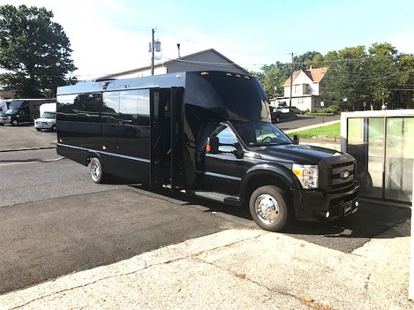 2016 Ford F-550 Executive Shuttle for Sale in Oaklyn, NJ - Main Photo