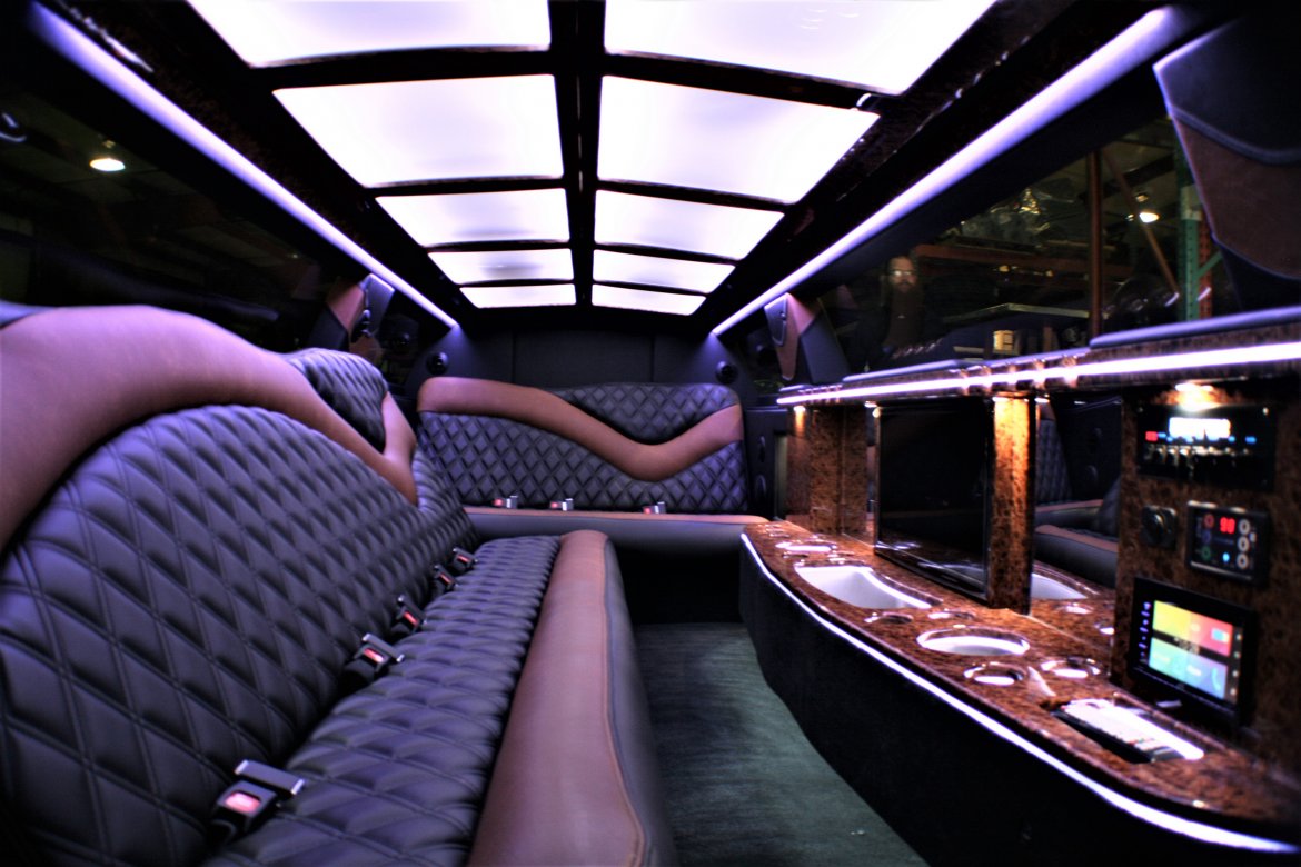 Limousine for Sale in springfield, MO - Photo 9