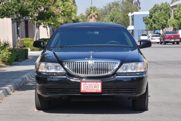 2007 Lincoln Town Car Limousine for Sale in Fontana, CA - Photo 3