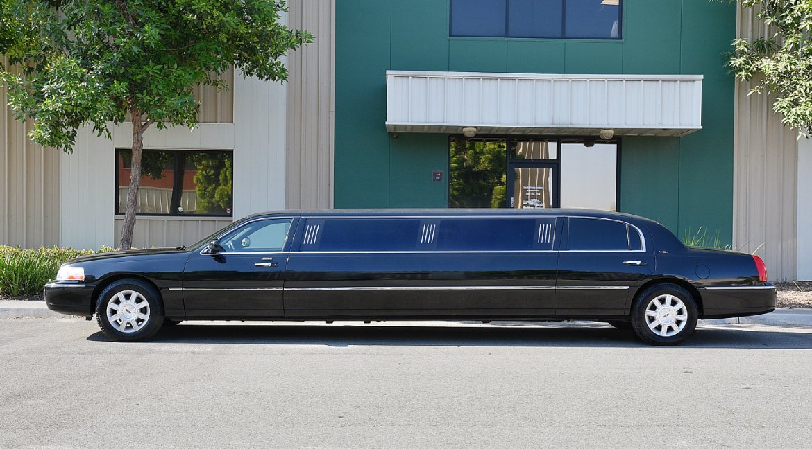 Limousine for Sale in Fontana, CA - Photo 4