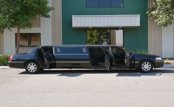 2007 Lincoln Town Car Limousine for Sale in Fontana, CA - Main Photo