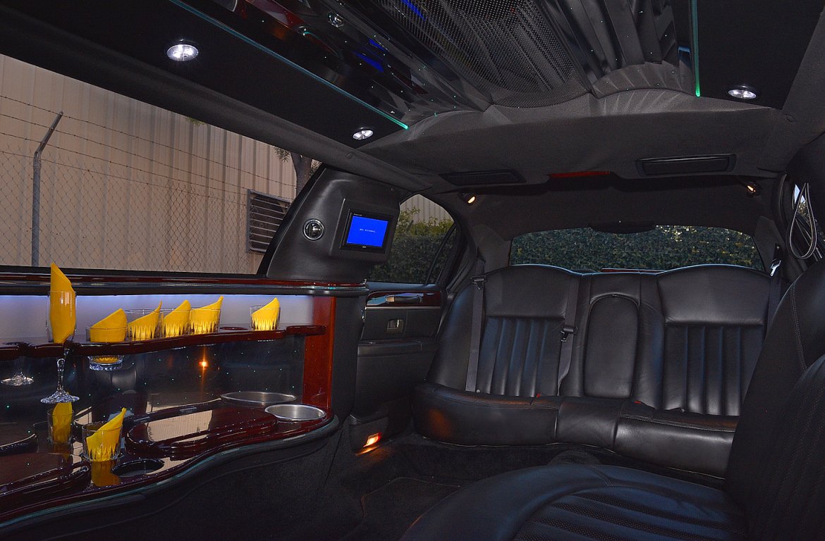 Limousine for Sale in Fontana, CA - Photo 11
