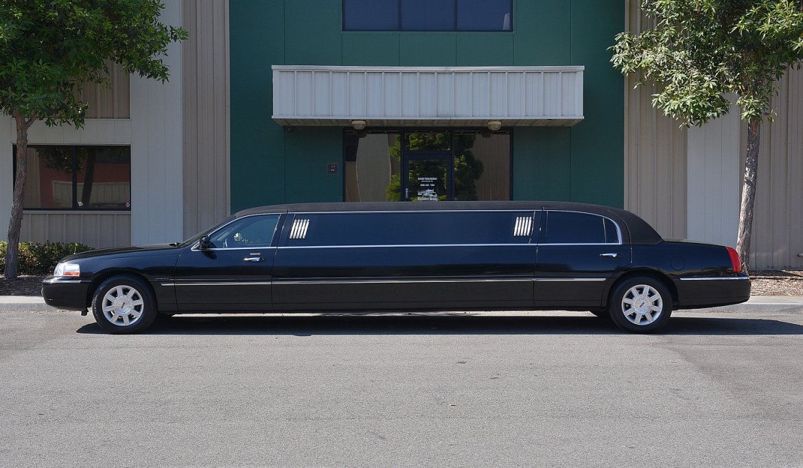 Limousine for Sale in Fontana, CA - Photo 3