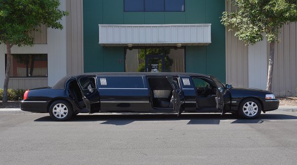 2009 Lincoln Town Car Limousine for Sale in Fontana, CA - Main Photo