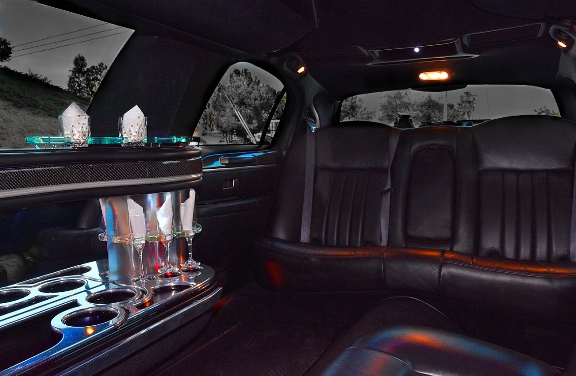 Limousine for Sale in Fontana, CA - Photo 9