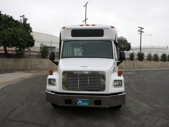 2005 Freightliner FB 65 Limo Bus for Sale in Carson, CA - Photo 2