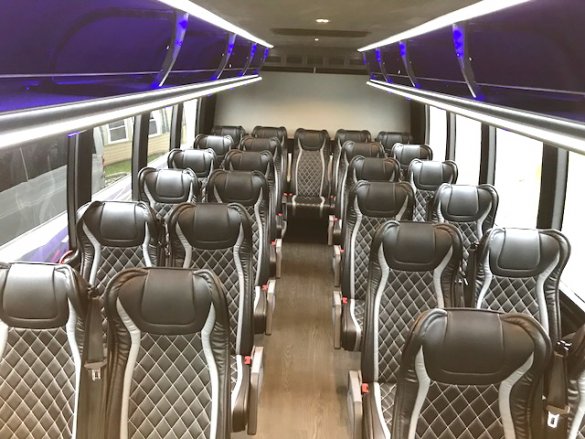 2017 Ford F-550 Shuttle Bus for Sale in Oaklyn, NJ - Photo 3