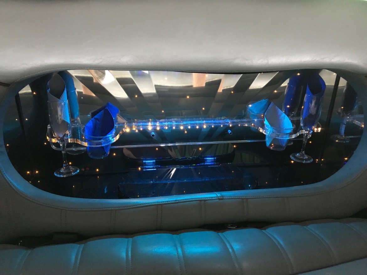 SUV Stretch for Sale in Houston, TX - Photo 17