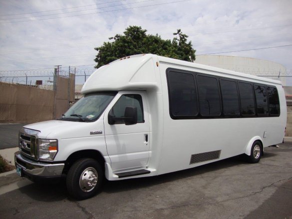 2018 Ford E-450 Super Duty Cutaway Shuttle Bus for Sale in Carson, CA - Photo 2