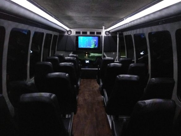 2006 Ford F550 Limo Bus for Sale in Margate, FL - Main Photo