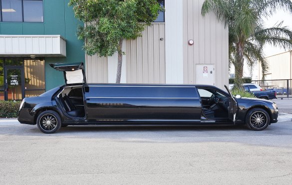 2014 Chrysler 300 Limousine for Sale in Fontana, CA - Main Photo