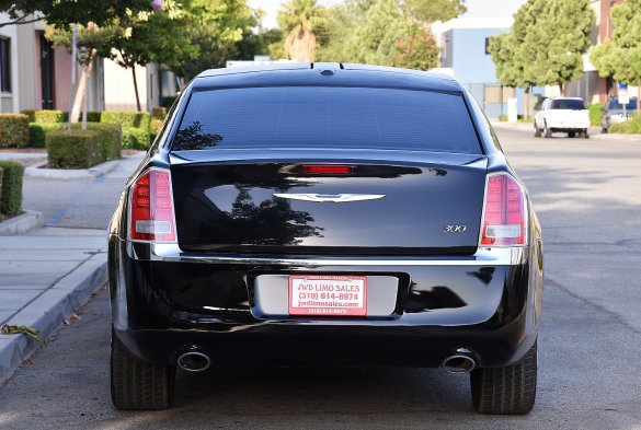 2014 Chrysler 300 Limousine for Sale in Fontana, CA - Photo 3