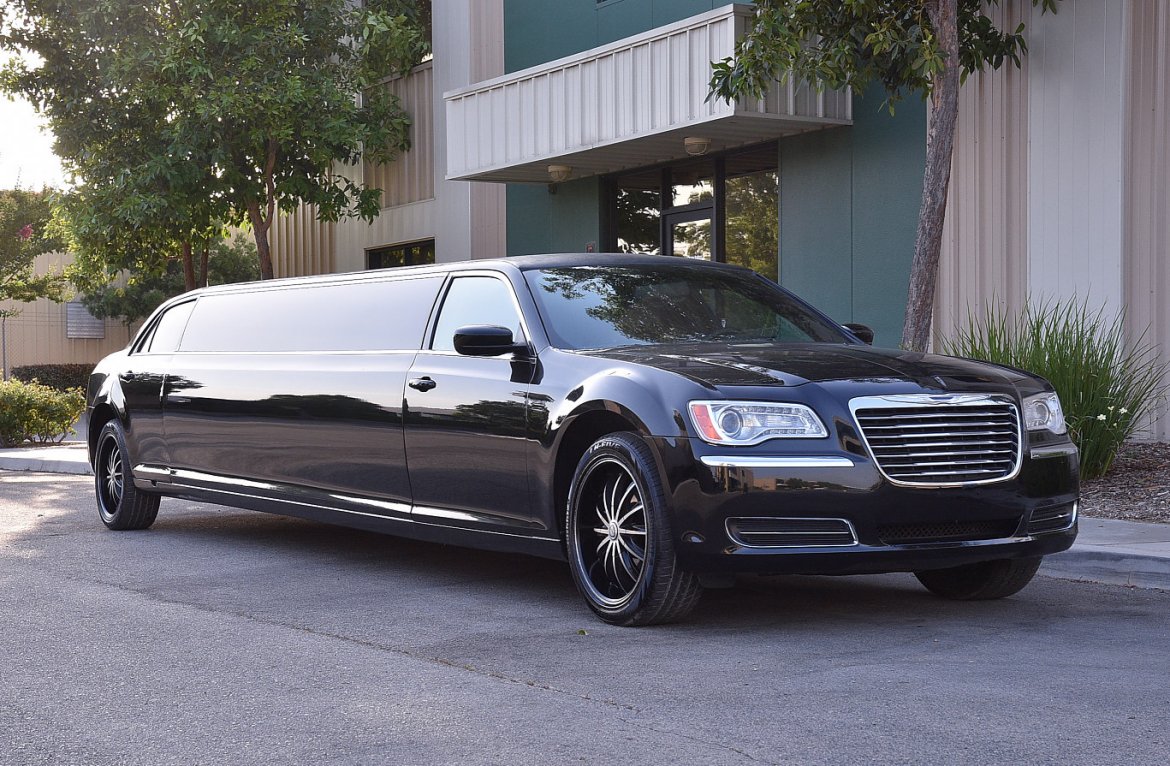Limousine for Sale in Fontana, CA - Photo 4