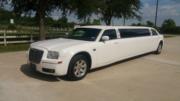 2007 Chrysler 300 Limousine for Sale in Houston, TX - Photo 3