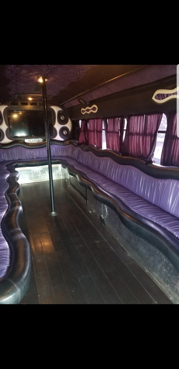 1999 Ford E350 Limo Bus for Sale in Downey, CA - Photo 3
