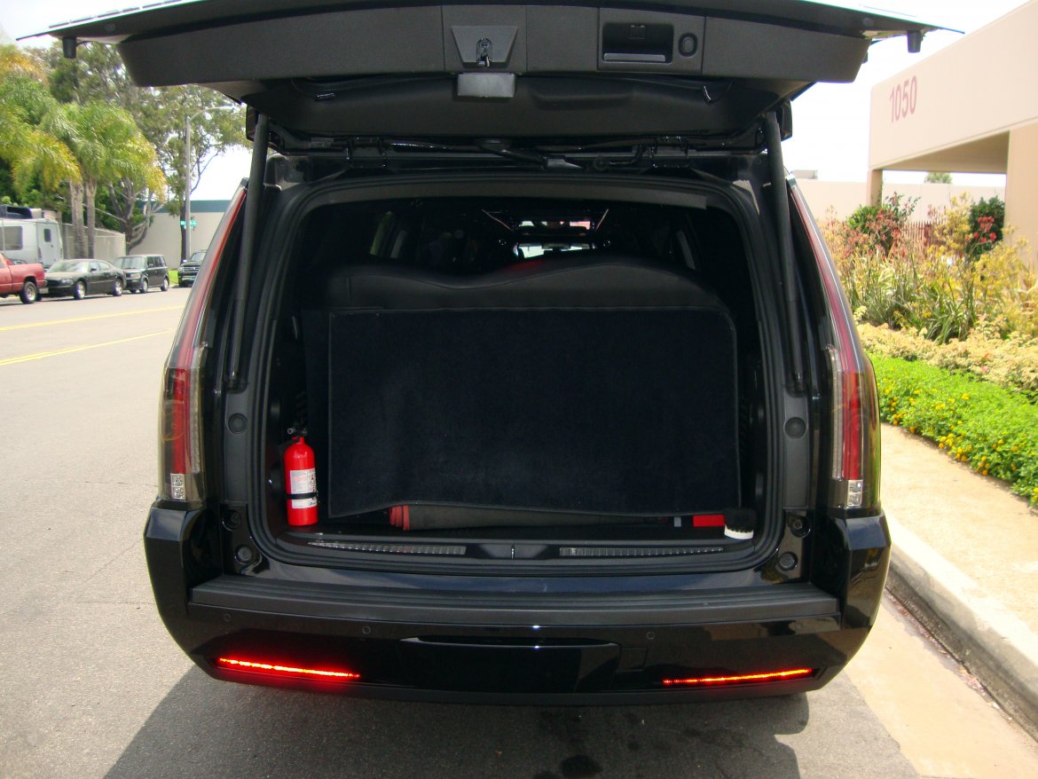 SUV Stretch for Sale in Carson, CA - Photo 17