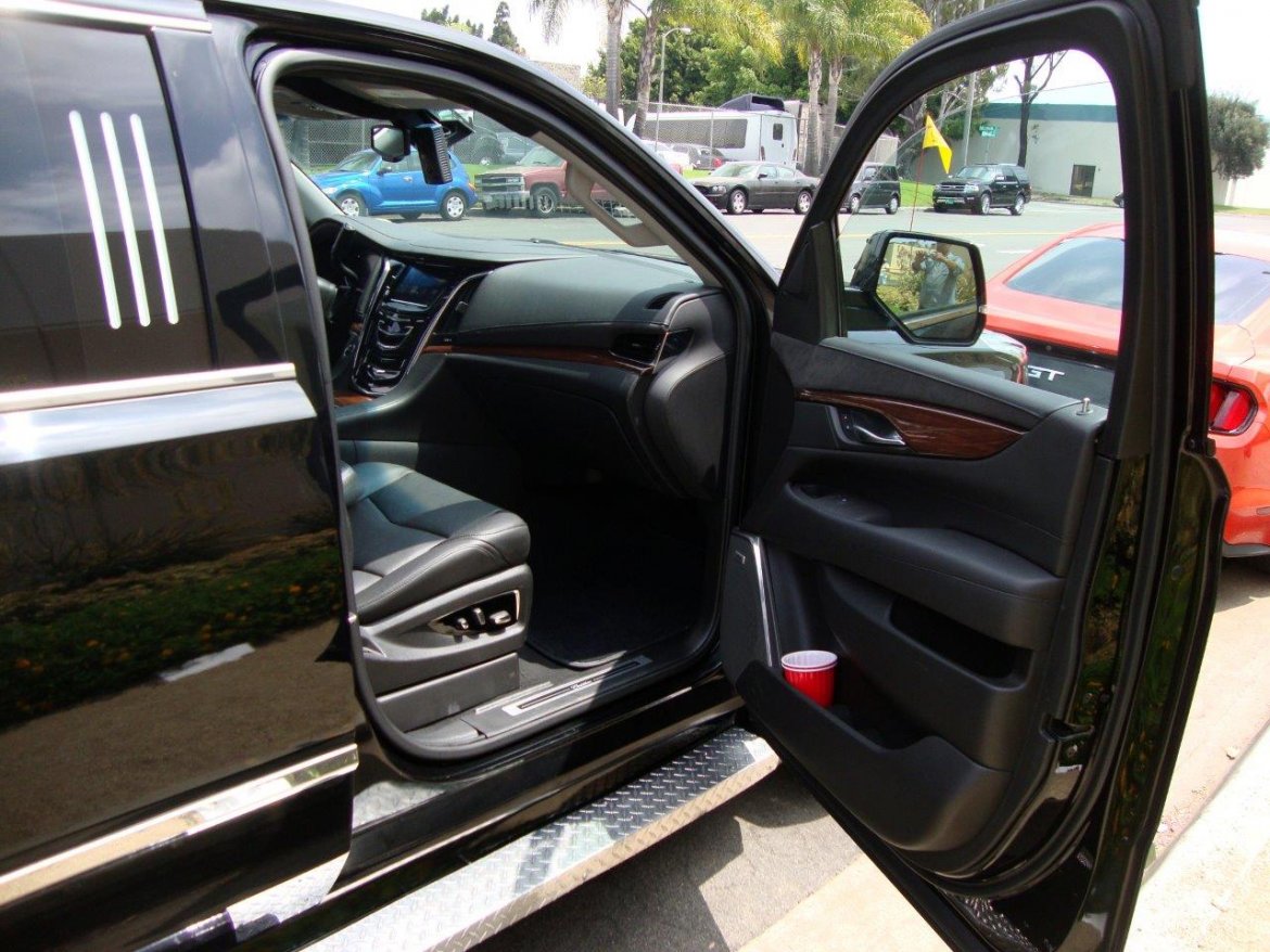 SUV Stretch for Sale in Carson, CA - Photo 19