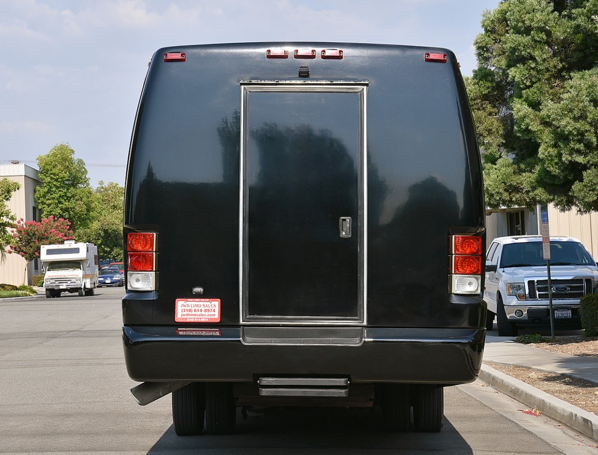Limo Bus for Sale in Fontana, CA - Photo 5