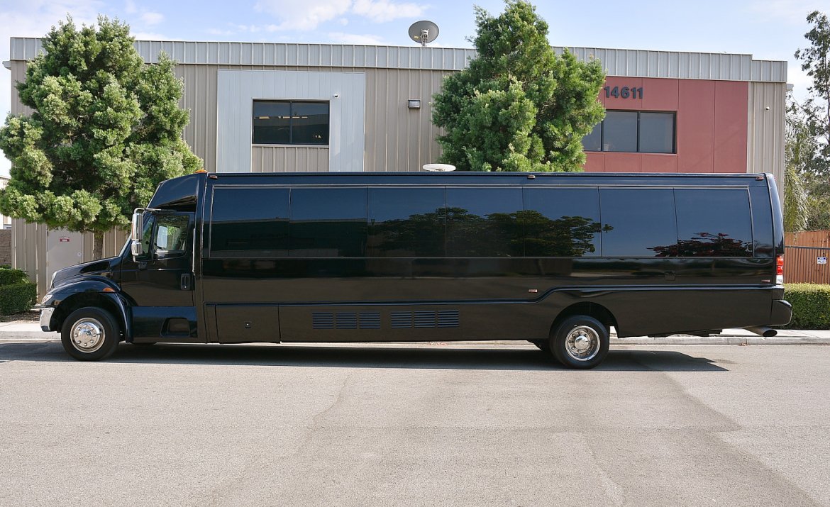 Limo Bus for Sale in Fontana, CA - Photo 7
