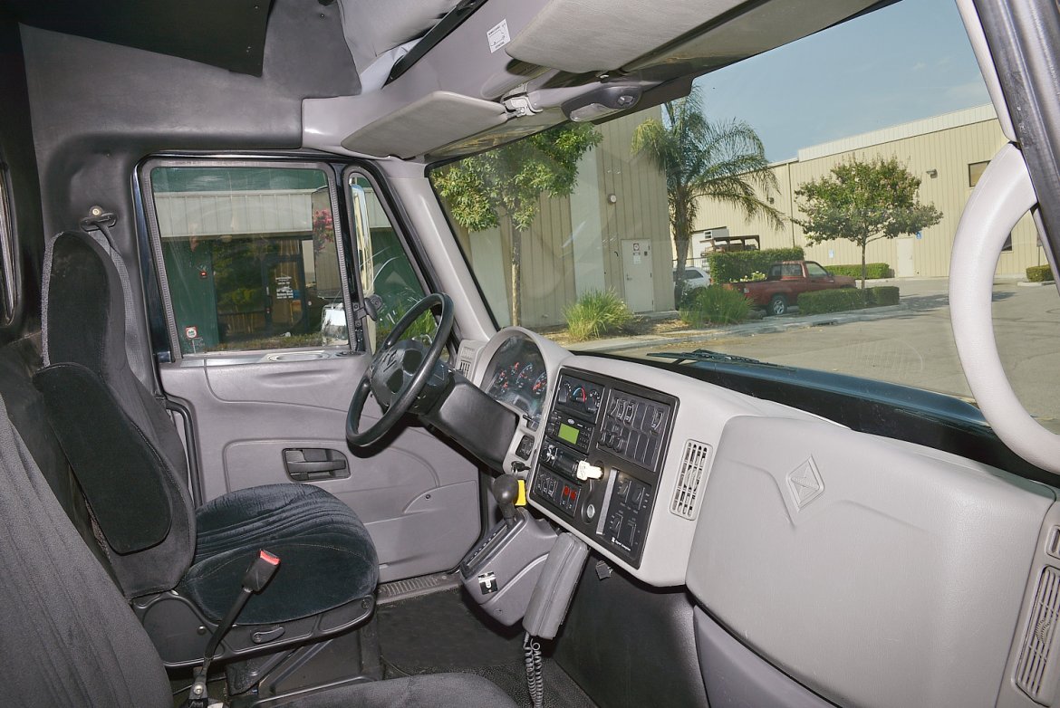 Limo Bus for Sale in Fontana, CA - Photo 10