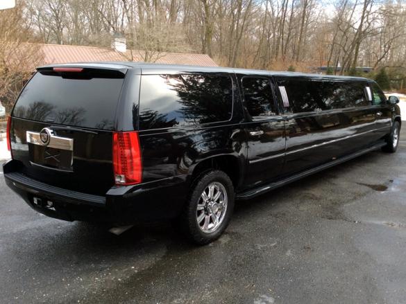 2008 Cadillac Accolade SUV for Sale in Trenton, NJ - Photo 3