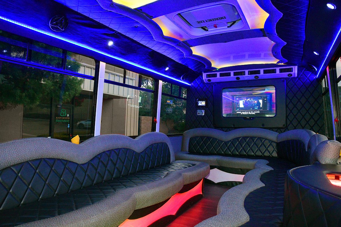 Limo Bus for Sale in Fontana, CA - Photo 11