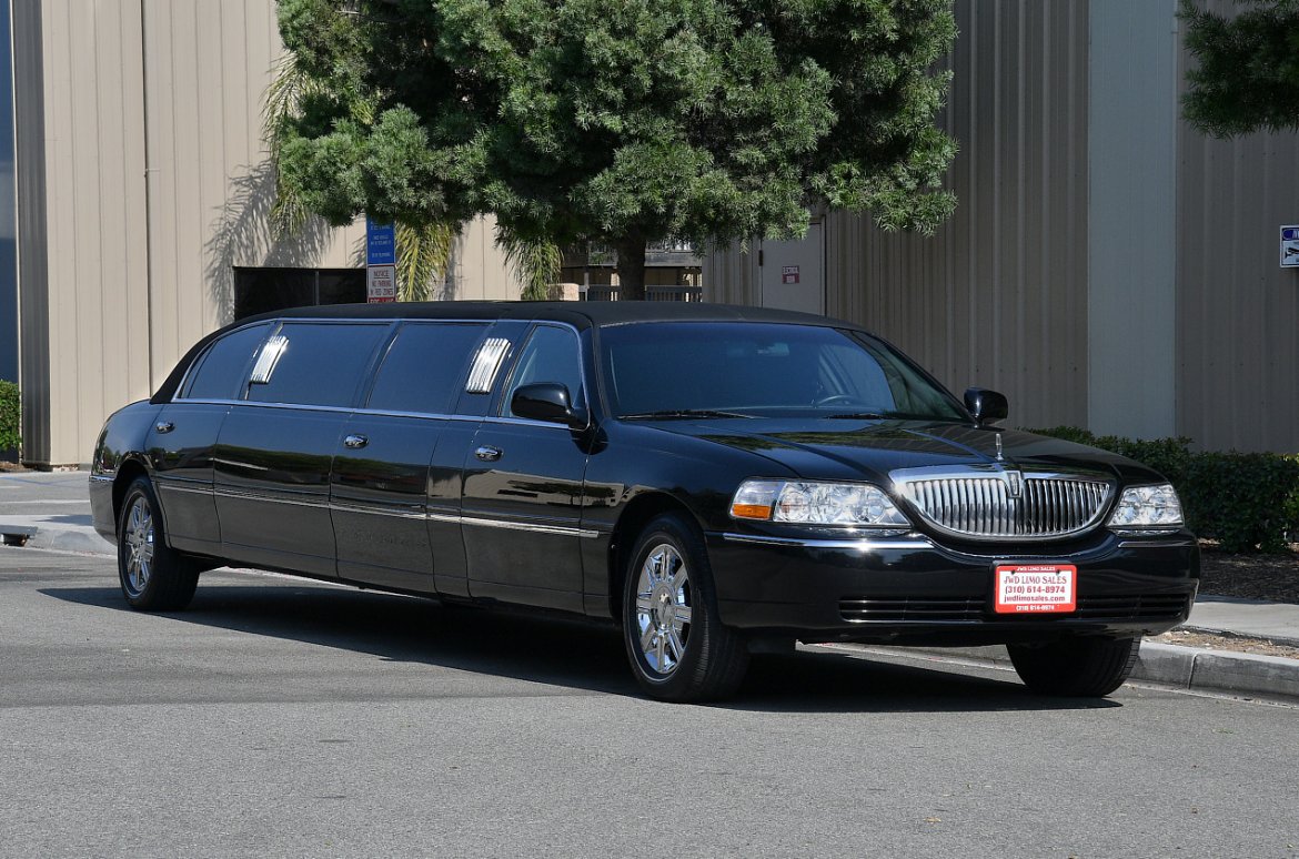 Limousine for Sale in Fontana, CA - Photo 2