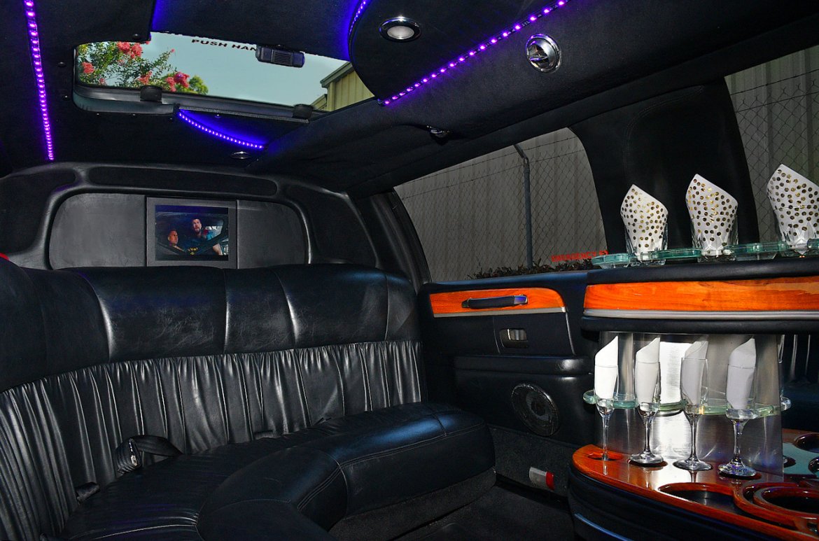 Limousine for Sale in Fontana, CA - Photo 12