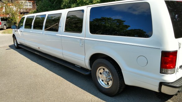 2004 Ford Excursion SUV Stretch for Sale in Holbrook, NY - Photo 3