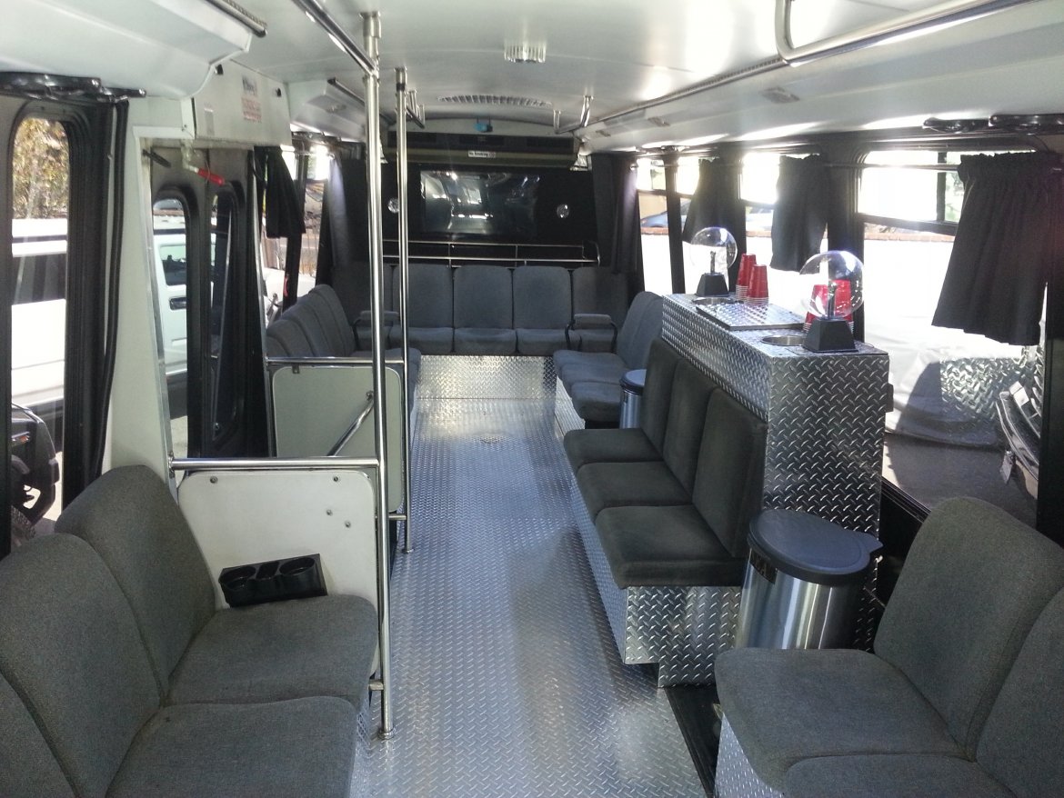 Limo Bus for Sale in Chatsworth, CA - Photo 9