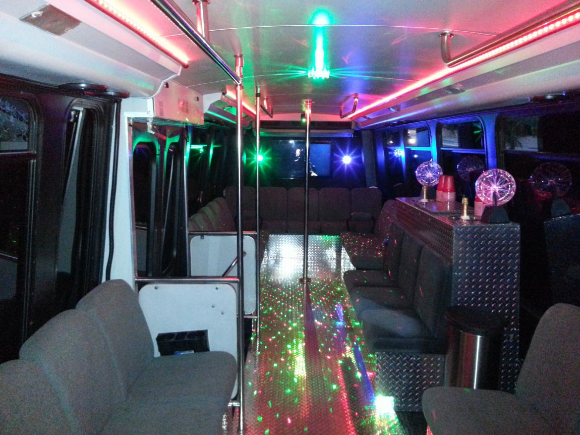 Limo Bus for Sale in Chatsworth, CA - Photo 18