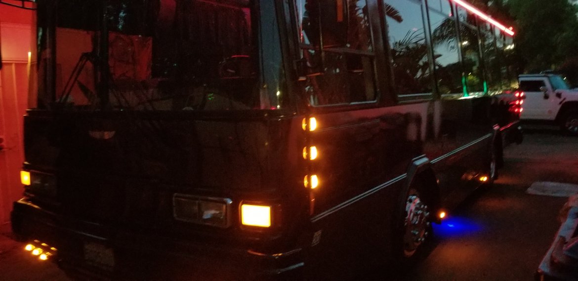 Limo Bus for Sale in Chatsworth, CA - Photo 29