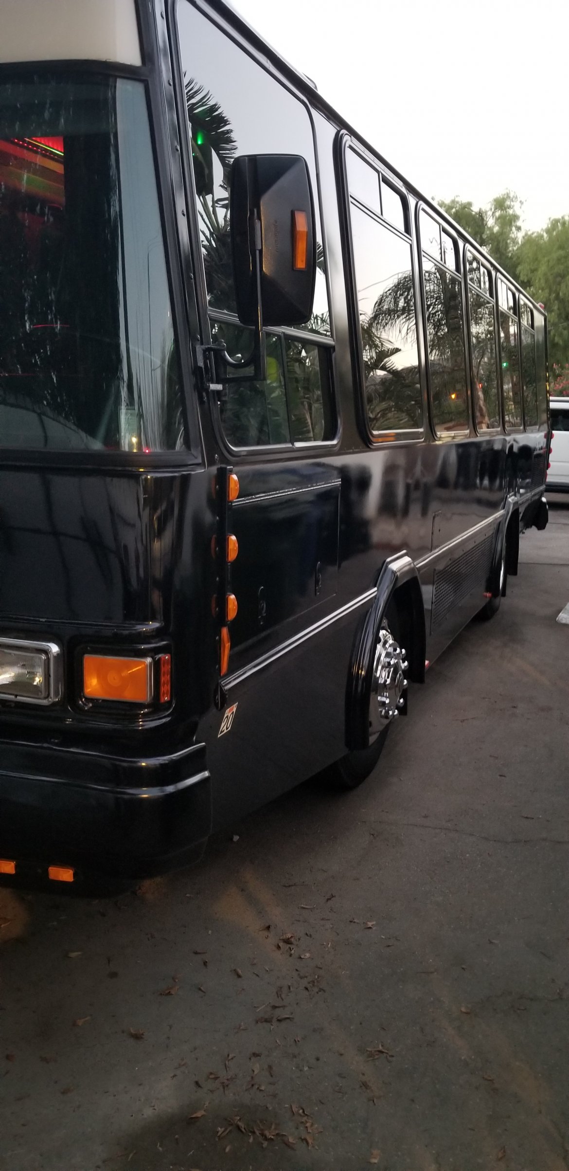Limo Bus for Sale in Chatsworth, CA - Photo 30