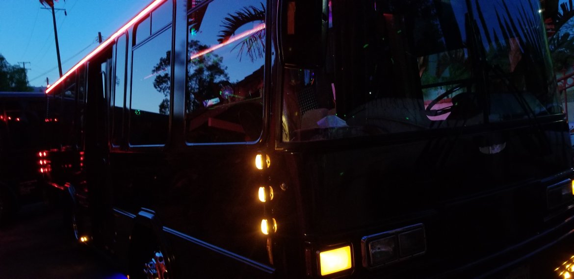 Limo Bus for Sale in Chatsworth, CA - Photo 31