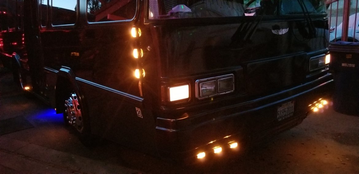 Limo Bus for Sale in Chatsworth, CA - Photo 34