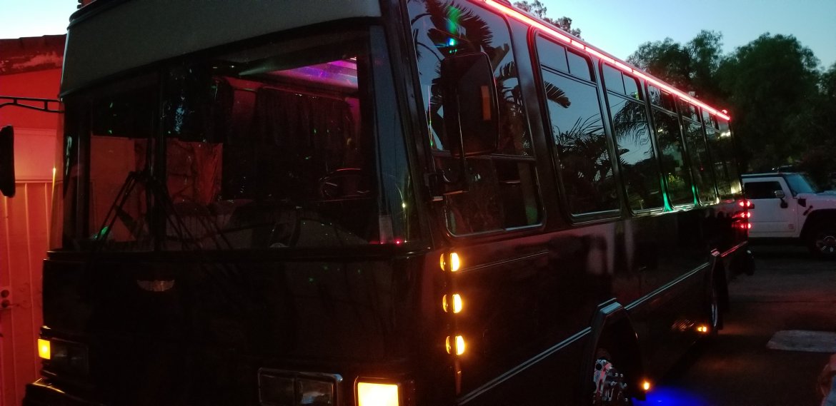 Limo Bus for Sale in Chatsworth, CA - Photo 43