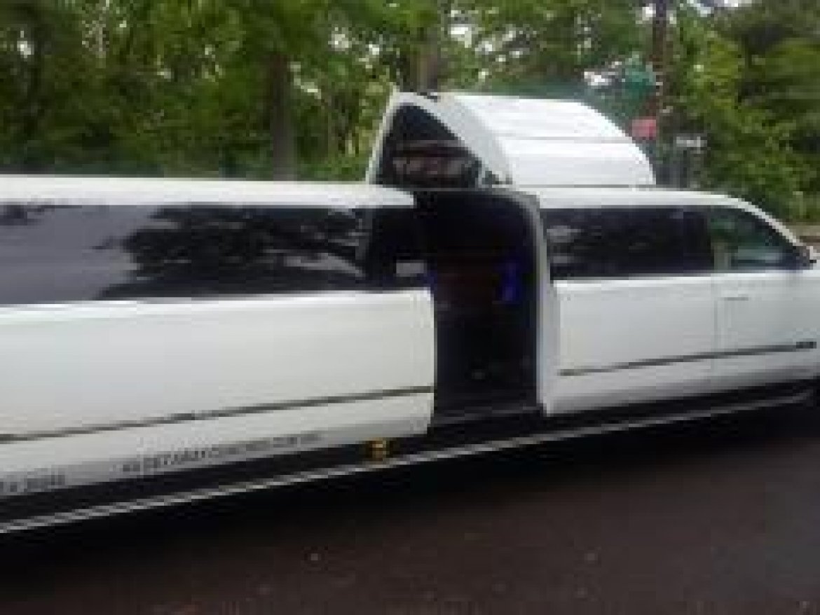 Limousine for Sale in Staten Island, NY - Photo 3