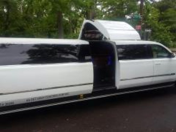 2017 Chevrolet Suburban Limousine for Sale in Staten Island, NY - Photo 3