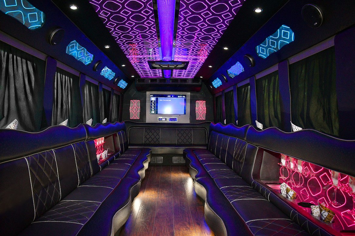 Limo Bus for Sale in Fontana, CA - Photo 11