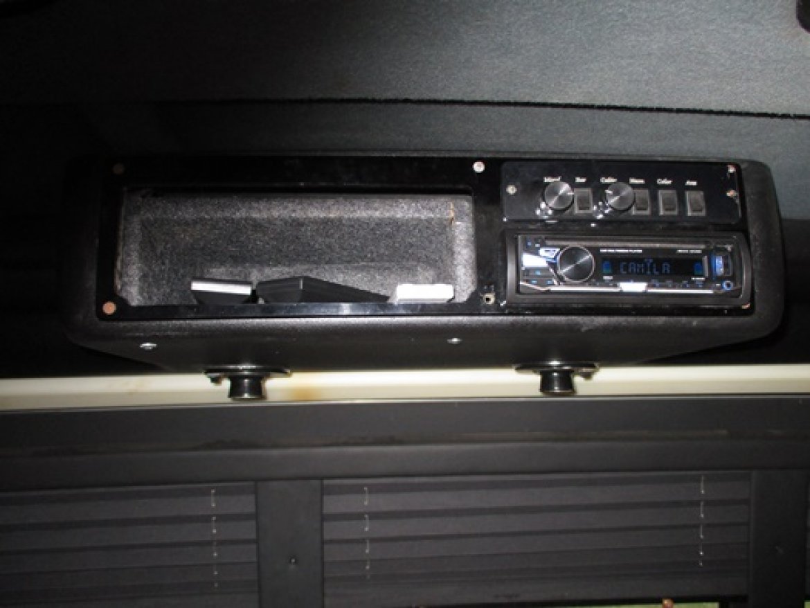 Photo of Limo Bus for sale: 2002 International 3400 by Krystal