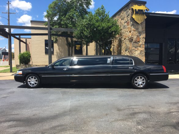 2007 Lincoln Town Car Limousine for Sale in Richmond, VA - Photo 2
