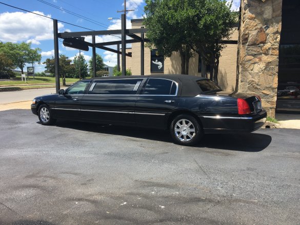 2007 Lincoln Town Car Limousine for Sale in Richmond, VA - Photo 3
