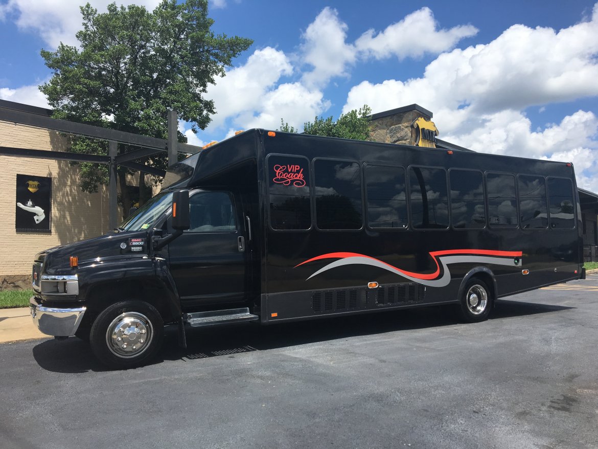 Limo Bus for sale: 2007 GMC C5500 33&quot; by Champion