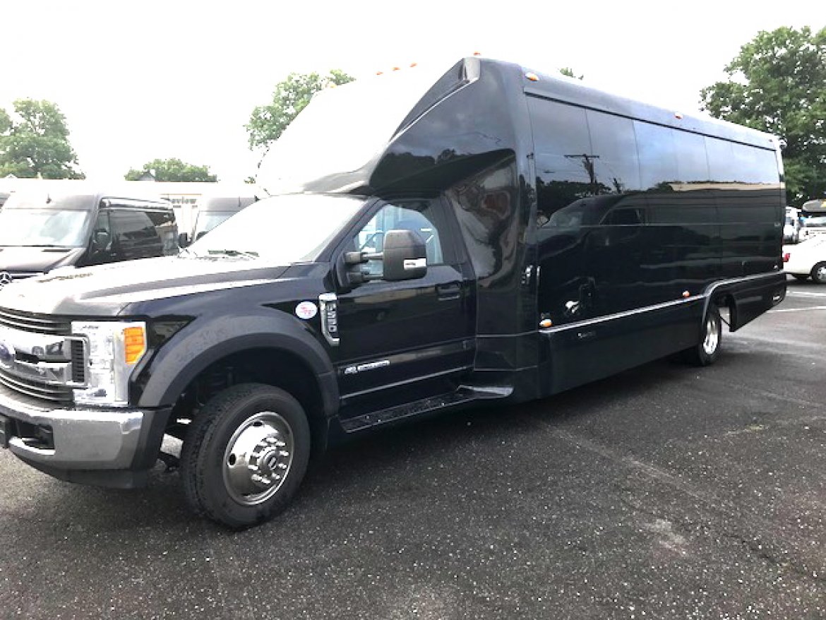 Executive Shuttle for Sale in Oaklyn, NJ - Photo 7